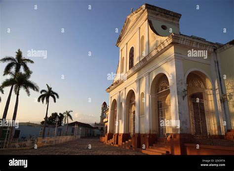 Die Catedral de la Santísima Trinidad – Ein verspieltes Meisterwerk kolonialer Architektur in Honda!