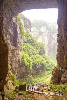 Das Jiexia Tiankeng: Ein geologisches Wunder voller Abenteuer und Mystik!