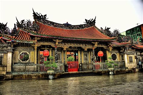 Der Longshan-Tempel: Ein spirituelles Juwel mit faszinierender Geschichte!