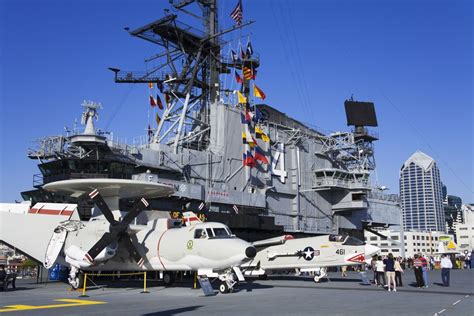 Die USS Midway: Ein Flugzeugträger der Geschichte und ein Museum voller Abenteuer!