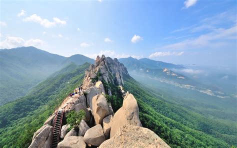  Odesan Seoraksan Nationalpark: Ein Paradies für Wanderer und Naturliebhaber!