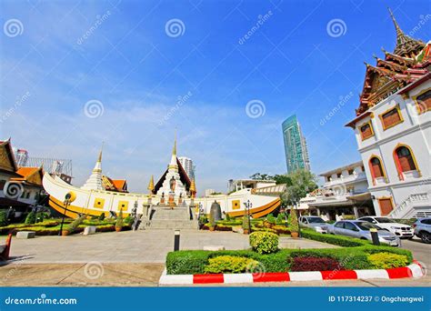  Yannawa Shrine: Entdecke die spirituelle Pracht inmitten des geschäftigen Bangkok!